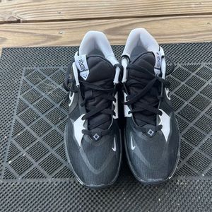 Nike Kyrie Irving Shoes